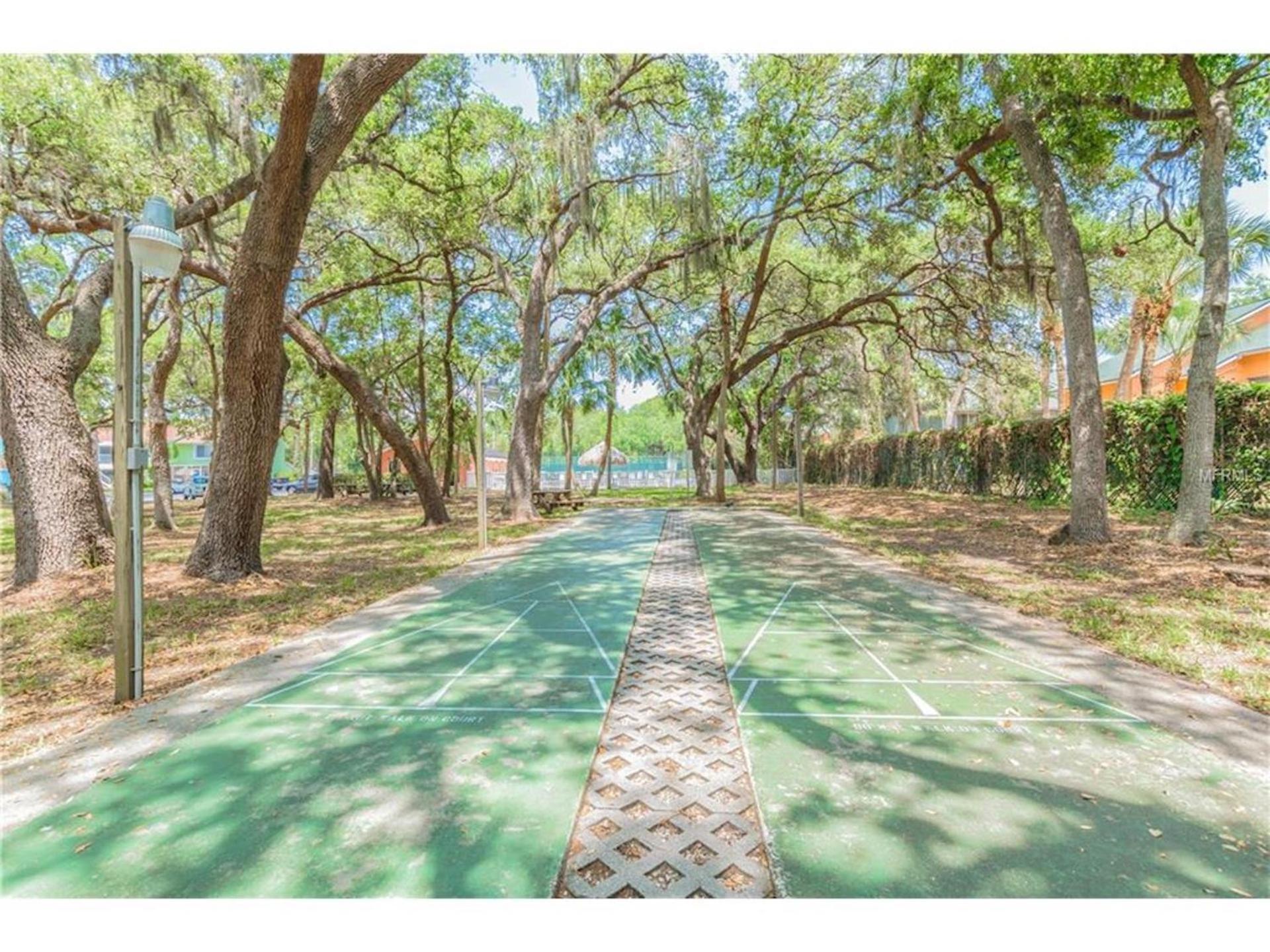 Affordable Two Bedroom Tropical Condo - Private Beach, Pools, Hot Tub St. Petersburg Exterior photo